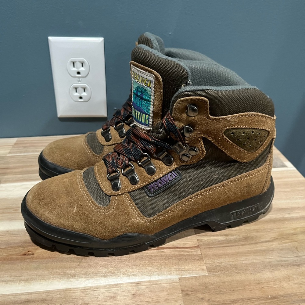 Tecnica Trekking Women’s Tan and Brown Hiking Boots Size 7.5